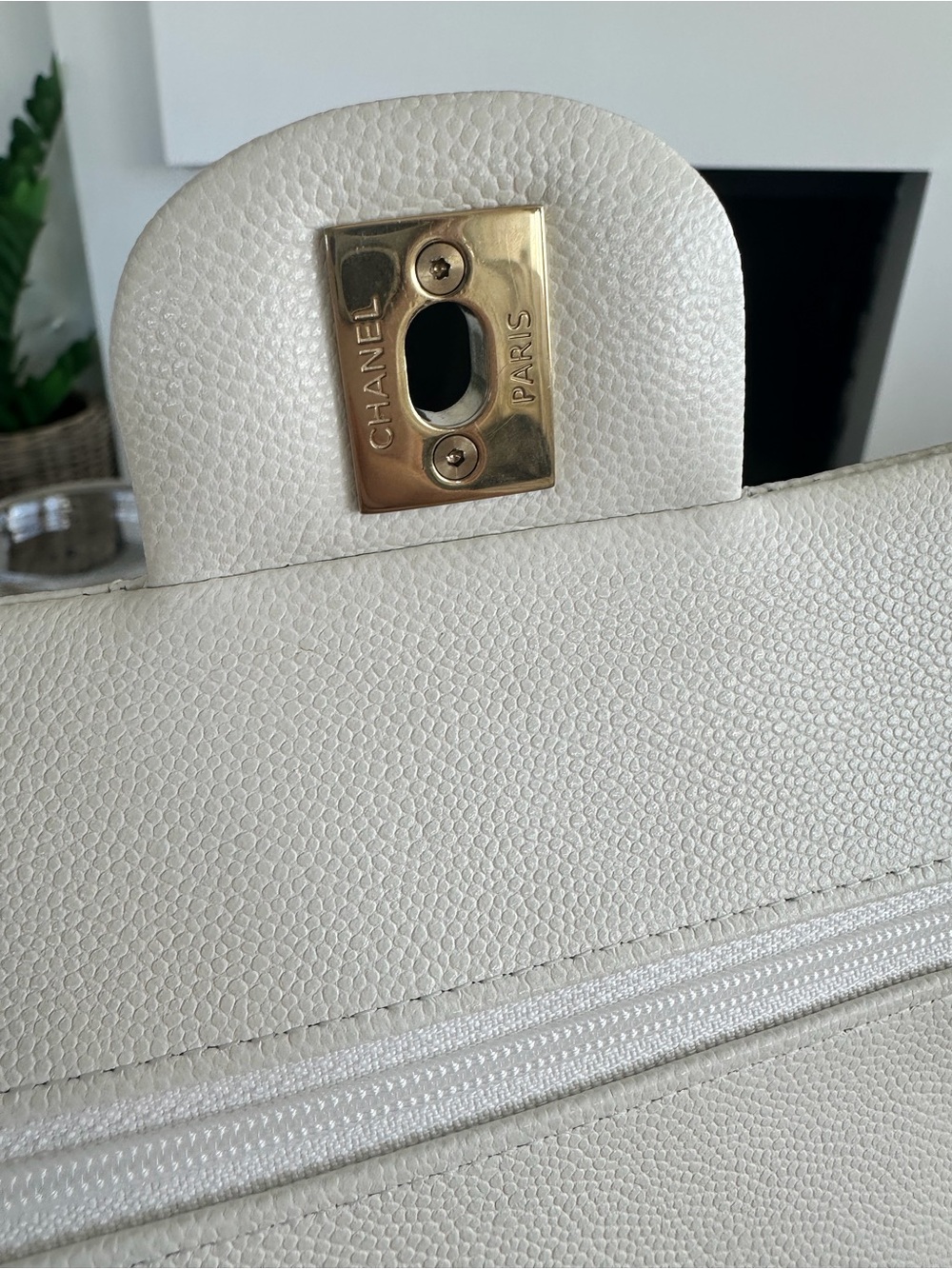 CHANEL Small Classic Flap White Caviar Leather Light Gold Chain - Picture 6 of 11
